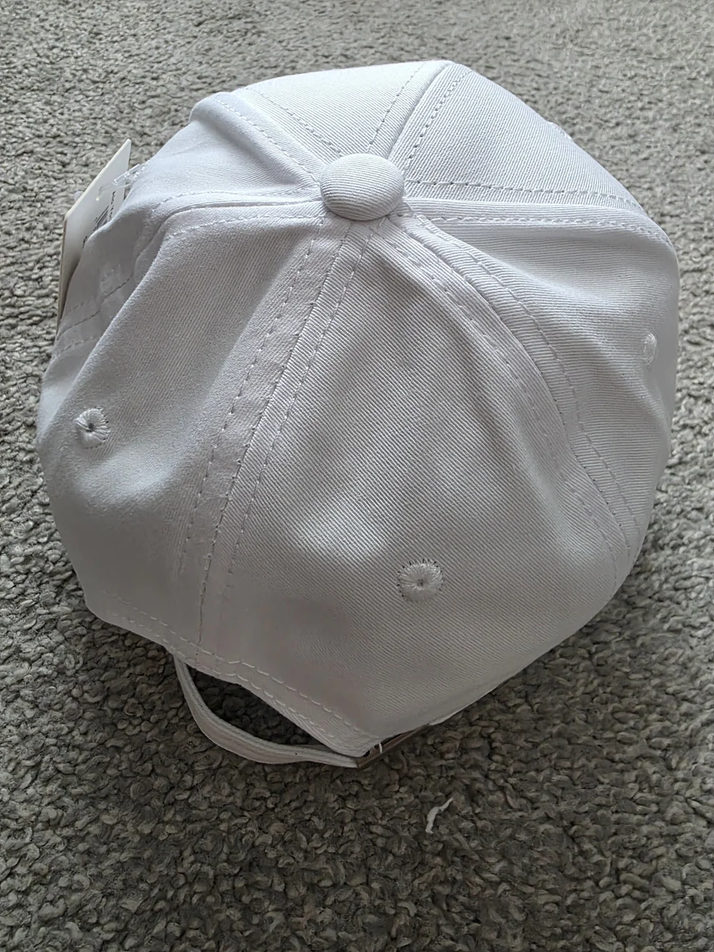 ALO Yoga White Hat with Black Logo